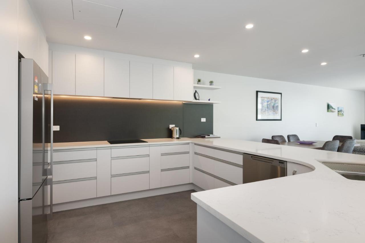 Oceanside Apartment With Iconic Views Mount Maunganui Eksteriør billede